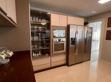 Apartamento de 4 quartos, Curitiba · Dubai Tower Meia Praia – Luxo Absoluto Frente Mar!