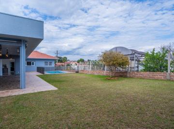 Casa · 256m² · 3 Quartos · 2 Vagas · Linda casa à venda em Dois Irmãos, no Centro, com 256,00 m² de área privativa