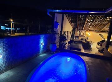Casa de 5 quartos, Blumenau · Linda Residência na Itoupavazinha - Blumenau com Piscina