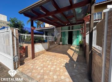 Casa · 85m² · 2 Quartos · 1 Vaga · Ótimo Sobrado, a 400 metros do Mar, Praia de Bombas, Bombinhas SC