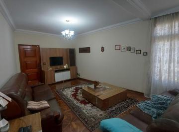 Casa · 260m² · 3 Quartos · 6 Vagas · Casa na Mooca bem localizada.