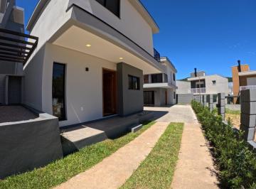 Casa · 73m² · 2 Quartos · 1 Vaga · Sobrado bairro Ambrósio Garopaba-SC