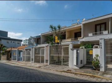 Casa · 88m² · 2 Quartos · 1 Vaga · Sobrado na Praia de Bombas para aluguel de temporada