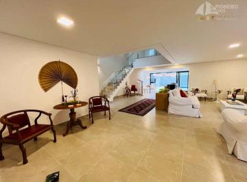 Casa · 220m² · 4 Quartos · 2 Vagas · Linda casa a venda na Barra do Sahy! Venha conferir!