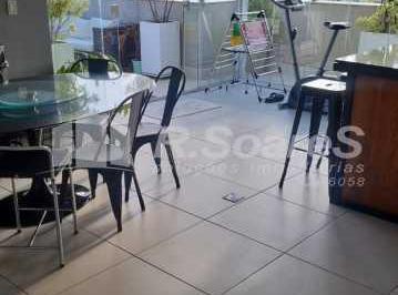 Apartamento · 176m² · 5 Quartos · 2 Vagas · Cobertura com 5 quartos sendo 2 suítes - Barra Olímpica.