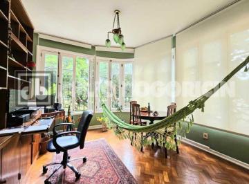 Apartamento · 253m² · 4 Quartos · 1 Vaga · Av. Rui Barbosa! Prédio clássico, com infraestrutura de lazer, salão, quatro qua