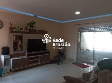 Casa · 35m² · 4 Quartos · 6 Vagas · QI 8 | Sobrado reformada com 4 quartos - sendo 2 suítes - 3 vagas de garagem - aceita financiamento