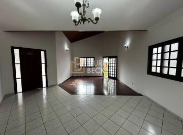 Casa · 250m² · 4 Quartos · 4 Vagas · Casa Térrea para alugar no Condomínio Jardim das Colinas
