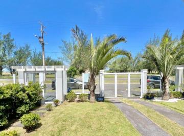 Casa de 3 quartos, Laguna · Casa com 3 quartos e 90 m² à venda em Mar Grosso