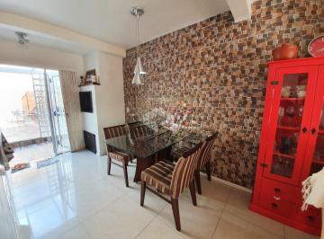 Casa · 99m² · 2 Quartos · 2 Vagas · Linda Casa seminova na Glória, esquina com Aparício Borges, a 3 quadras do Novo Bourbon Teresópolis.
