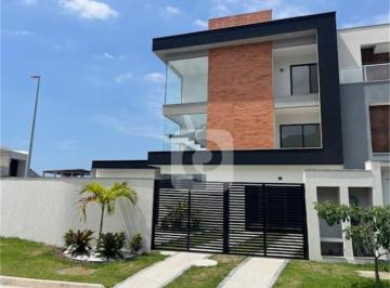 Casa · 240m² · 4 Quartos · 2 Vagas · Casa 4 suítes piscina à venda em Vargem Pequena.