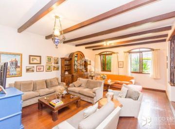 Casa · 230m² · 3 Quartos · 3 Vagas · Casa com 230m² de área privativa.