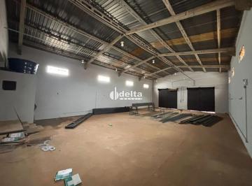 Comercial · 122m² · Galpão disponível para locação no bairro Morada dos Pássaros em Uberlândia-MG