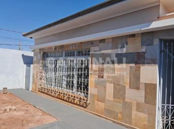 Casa · 258m² · 3 Quartos · 2 Vagas · Casa com ótima localização, no centro da cidade.