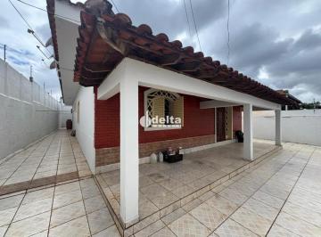 Casa · 418m² · 3 Quartos · 4 Vagas · Casa residencial com 3 quartos sendo 1 suíte disponível para venda no bairro Presidente Roosevelt em