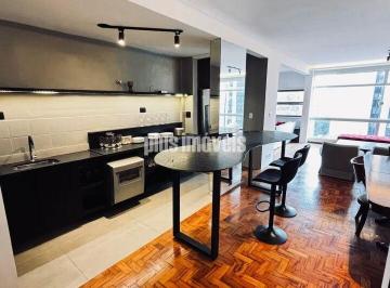 Apartamento · 140m² · 2 Quartos · 1 Vaga · Jardim Paulista! Reformado! Oportunidade!
