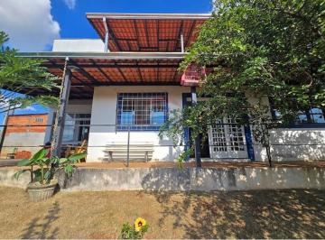 Casa · 230m² · 3 Quartos · 4 Vagas · Casa em Jardim Itamarati, Botucatu/SP de 230m² 3 quartos à venda por R$ 420.000,00