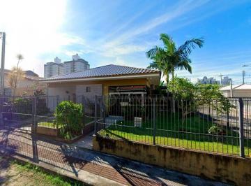 b28c9bab21cf55fd79a686fec2a39ae1cae7e335 · Casa com 3 quartos à venda em Florianópolis/SC! Piscina Privativa, churrasqueira e 2 vagas - Bairro