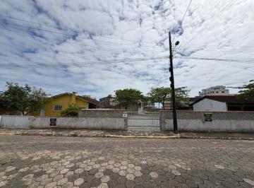 Foto 06 · Imperdível casa de 4 quartos com suíte e 4 vagas na Enseada, São Francisco do Sul-SC: 200m² de confo