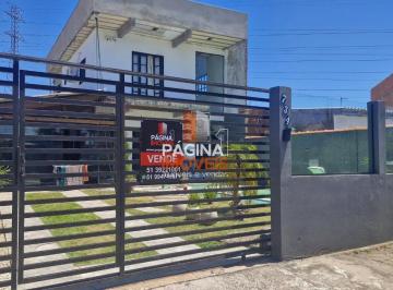 Casa · 50m² · 2 Quartos · 3 Vagas · Página 1 Imóveis anuncia para venda uma excelente e encantadora casa de 02 dormitório, no bairro Har