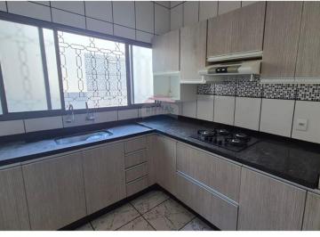 Casa · 160m² · 3 Quartos · 2 Vagas · CASA - 160M² - 3 QUARTOS -  1 SUÍTE - PLANALTO VERDE