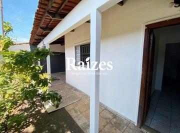 Casa · 98m² · 3 Quartos · 2 Vagas · Casa com 3/4 sendo 1 suíte no Planalto