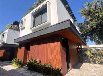 Casa · 179m² · 4 Quartos · 2 Vagas · Casa à venda na Barra Do Sahy perto da praia e com piscina