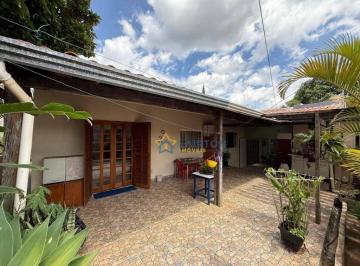 7cd57d7db72b19c7d9acc5db1499603f388c1f0e · Casa com Quintal Amplo e Jardim em Localização Privilegiada em Atibaia