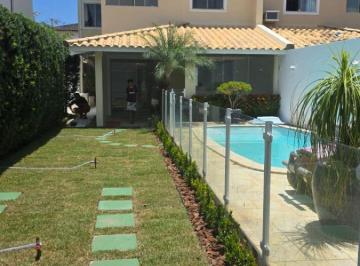 Casa de 4 quartos, Lauro de Freitas · EXCELENTE CASA DUPLEX, solta em rua pública, a 5 minutos da Praia de Ipitanga