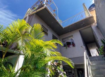 Casa · 226m² · 4 Quartos · 2 Vagas · Sobrado para venda em Helena Maria com 4 quartos, 226m²