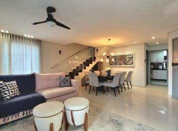 Apartamento · 167m² · 2 Quartos · 3 Vagas · Cobertura para venda em Centro com 2 quartos, sendo 2 suítes, 167m²