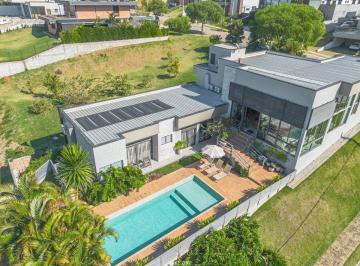 Casa · 382m² · 3 Quartos · 4 Vagas · Casa no condomínio Condomínio Campo De Toscana para venda com 3 quartos, sendo 3 suítes, 382m²