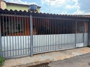 Casa de 2 quartos, Brasília · Lote com 2 casa à venda em Ceilândia