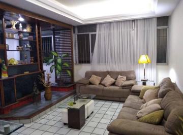 Apartamento de 4 quartos, Salvador · Apartamento amplo com 190 m², 4 quartos, 2 suítes, à venda na Barra