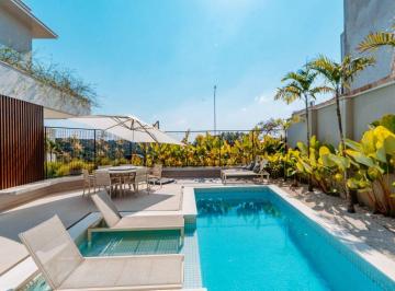 Casa de 4 quartos, Santana de Parnaíba · Casa com 762 m² e 4 quartos à venda em Alphaville