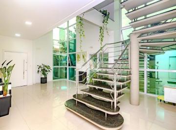 Casa · 284m² · 4 Quartos · 2 Vagas · CASA ALTO PADRÃO EM BALNEÁRIO CAMBORIÚ COM 4 SUITES E PISCINA AQUECIDA R$ 3.800.