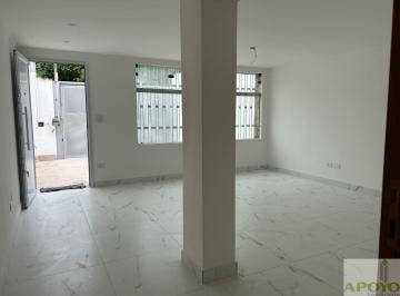 Casa · 125m² · 3 Quartos · 2 Vagas · Jardim Prudência Sobrado localização Privilegiada