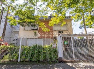 Casa · 200m² · 3 Quartos · 3 Vagas · Casa com estrutura forte e boa extensão de terreno, boa para comércio
