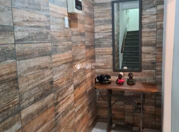 Apartamento · 65m² · 2 Quartos · Apartamento com 2 dormitórios, hall, estar/jantar, cozinha e área, pátio ensolarado .