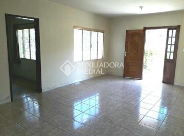 01 · Casa de esquina, 370m², em frente à praça, com boa possibilidade para comércio ou prédio pequeno.