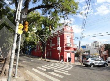 Casa · 373m² · Casa localizada à Av. Cristovão Colombo com a Rua Garibaldi