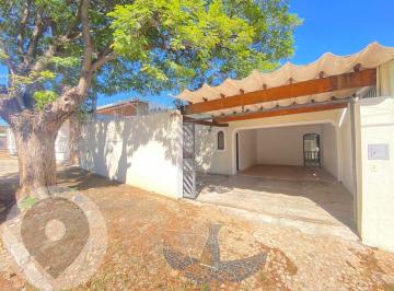 Casa · 150m² · 3 Quartos · 3 Vagas · Ótima Casa à Venda no Jardim Magnólia ? Completa e Aconchegante!