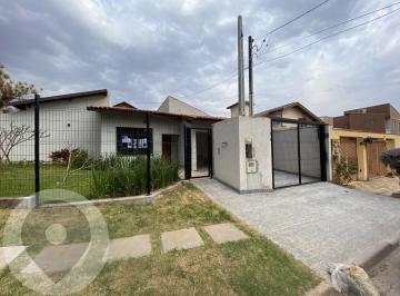 Casa · 240m² · 3 Quartos · 2 Vagas · Linda casa térrea de esquina no Parque Alto Taquaral