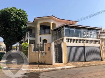 Casa · 219m² · 4 Quartos · 2 Vagas · Casa à venda no Vila Rossi Borghi e Siqueira em Campinas (Bonfim)