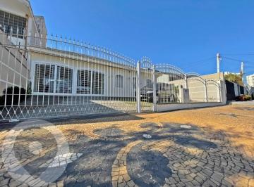 Casa · 196m² · 3 Quartos · 4 Vagas · Maravilhoso imóvel para venda ou arrendamento comercial ? próximo à Lagoa do Taquaral!
