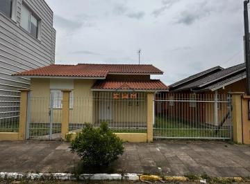Casa · 88m² · 2 Quartos · Casa à venda em Farroupilha - Centro - Com Quintal e Churrasqueira