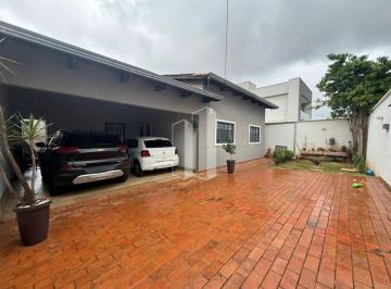 Casa · 320m² · 3 Quartos · 4 Vagas · Casa 3 Quartos, 1 Suíte, 4 Vagas e com 320M² - Vila Brasília (Imóvel de Renda)