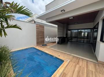 Casa · 360m² · 3 Quartos · 4 Vagas · Casa residencial em condomínio com 3 quartos sendo 1 suíte disponível para locação no bairro x`em Ub