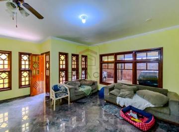 Casa · 318m² · 5 Quartos · 3 Vagas · Casa à venda com 318m², 5 quartos e 3 vagas