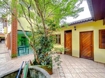 Casa · 318m² · 5 Quartos · 3 Vagas · Casa à venda com 318m², 5 quartos e 3 vagas